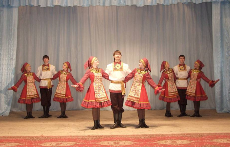 День удмуртских танцев..