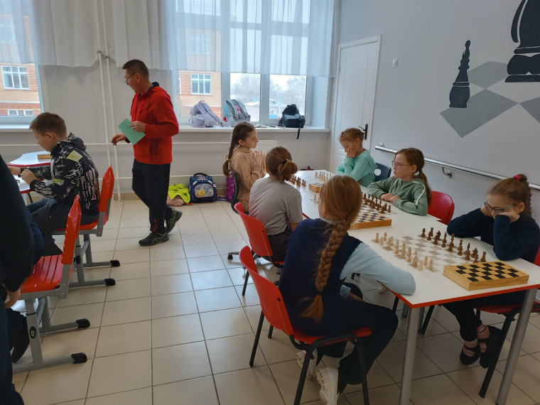 2 февраля среди учащихся 4 классов прошёл шахматный турнир.