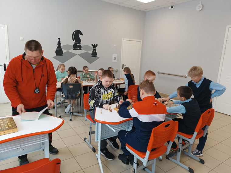 2 февраля среди учащихся 4 классов прошёл шахматный турнир.
